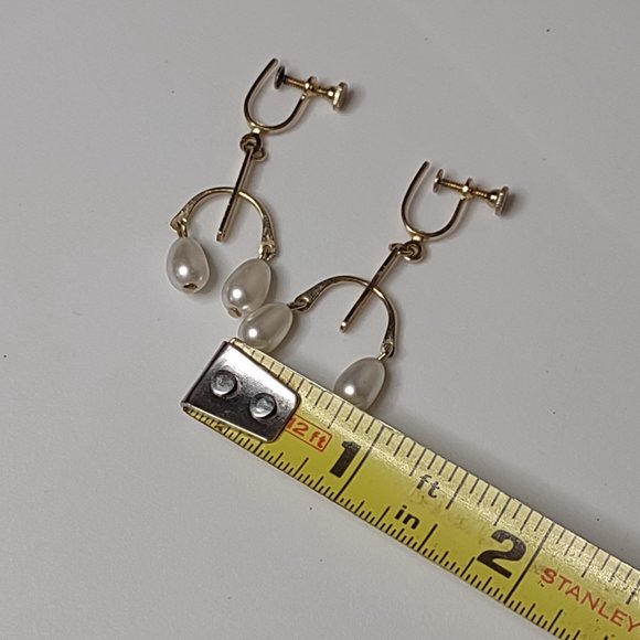 Gold Tone And White Bead Screw On Dangle Earrings - Picture 12 of 12